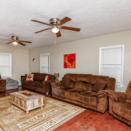 Newly Renovated 3 Bedroom House In The Heart Of Tannersville Exterior photo